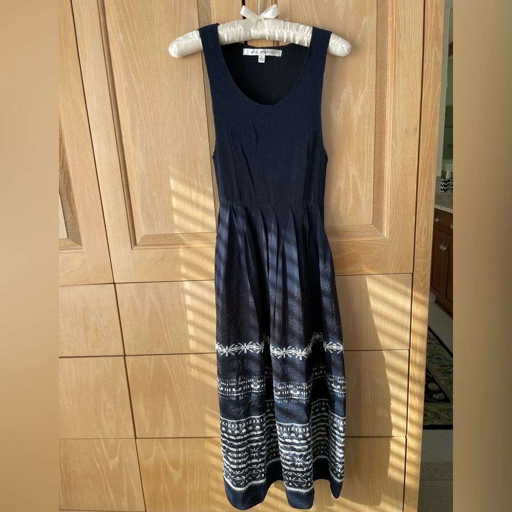 Max Studio Navy Sleeveless Dress with Embroidery